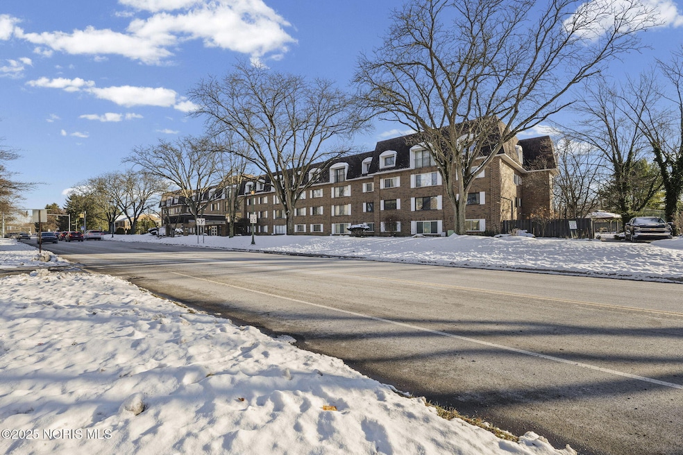 4343 W Bancroft St, Ottawa Hills, OH 43615 - photo 1