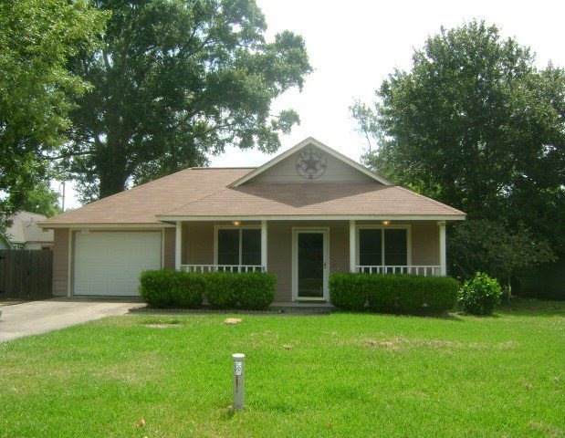 2513 Avenue M, Bay City, TX 77414 - photo 1