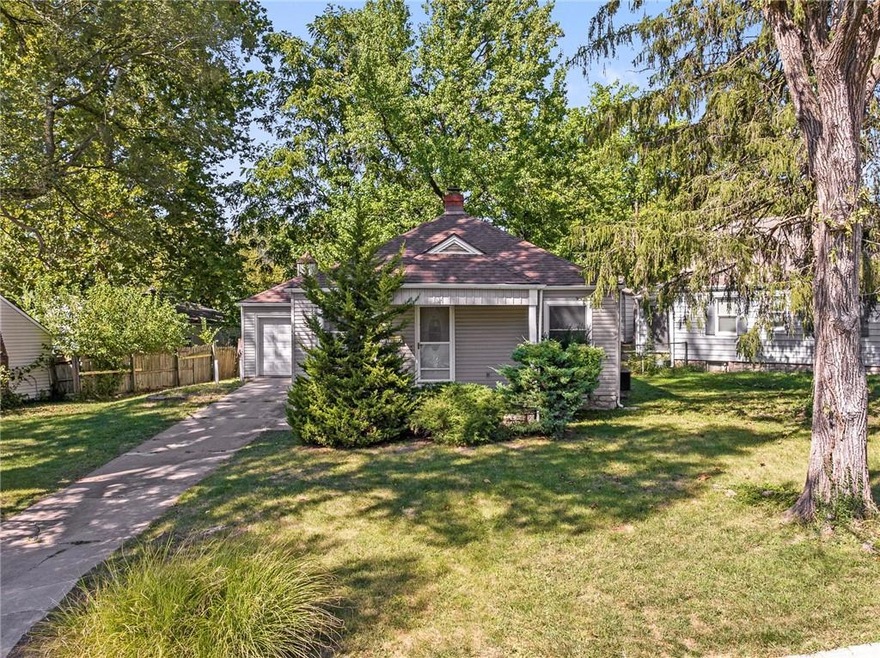 1308 W 29th Terrace S, Independence, MO 64052 - photo 1