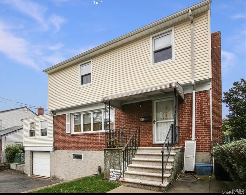 11 Argyle Terrace unit 2nd floor, Yonkers, NY 10701 - photo 1