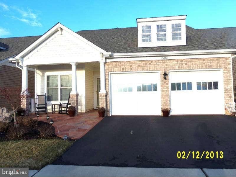 8932 Pink Carnation Ct, Lorton, VA 22079 - photo 1