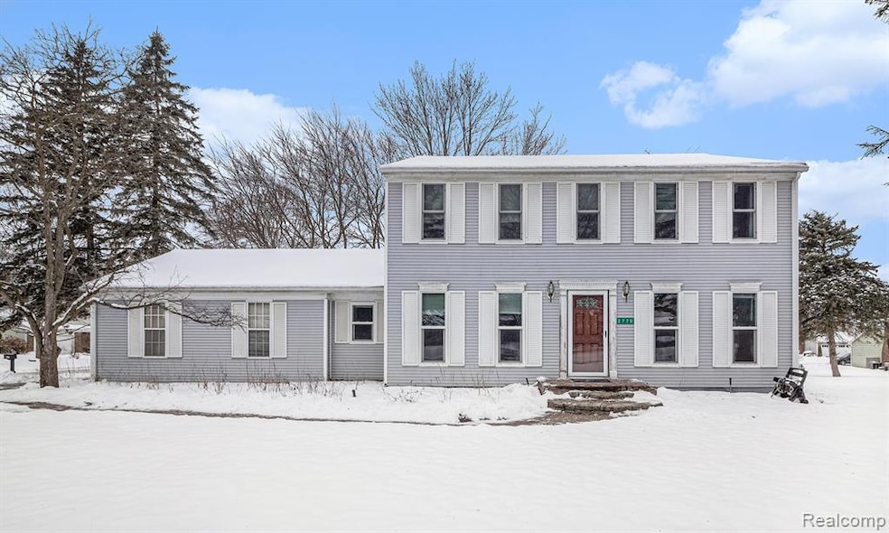 2770 Gemini Dr, Lake Orion, MI 48360 - photo 1