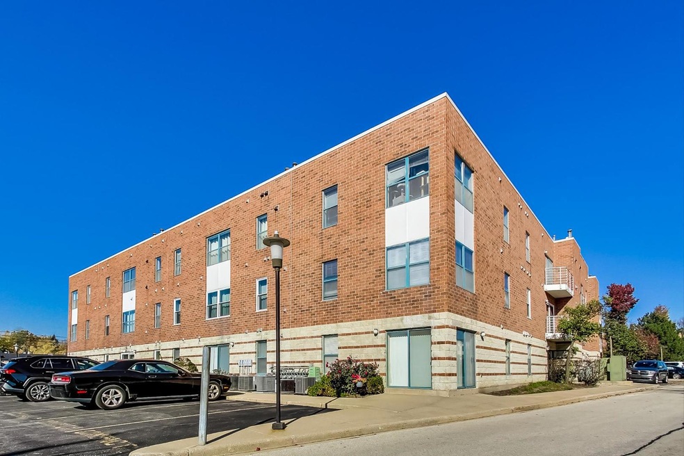 3275 Kirchoff Rd unit 135, Rolling Meadows, IL 60008 - photo 1