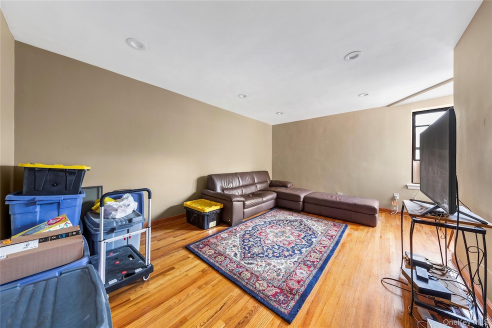 Forest Park Co-Ops unit 6B, Woodhaven, NY 11421 - photo 1