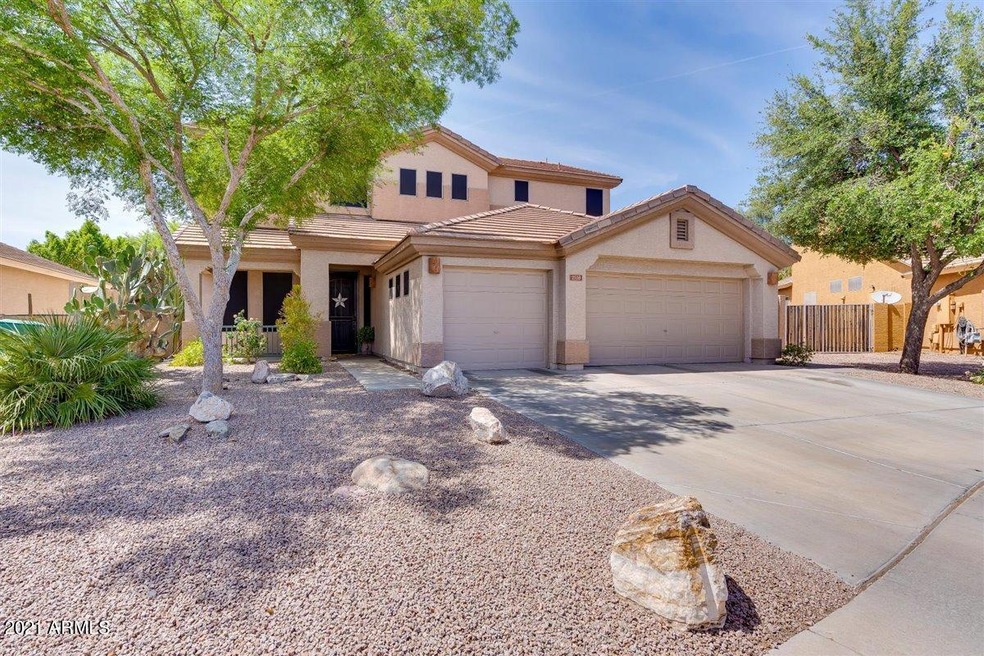 01-1Front of home