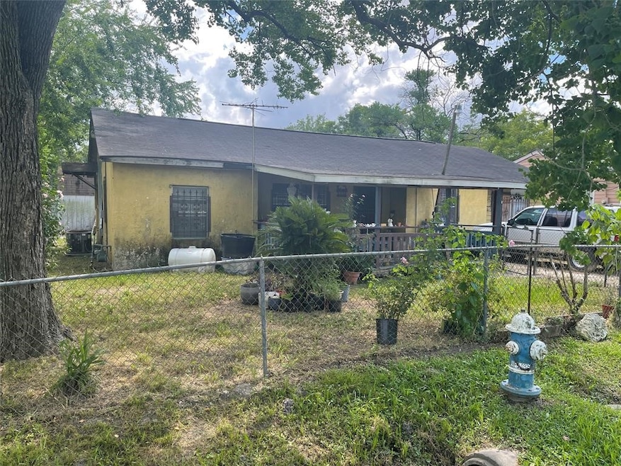 2030 Kowis St, Houston, TX 77093 - photo 1