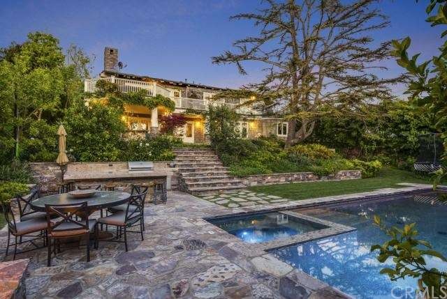 Spectacular grounds including pool, spa, BBQ area 