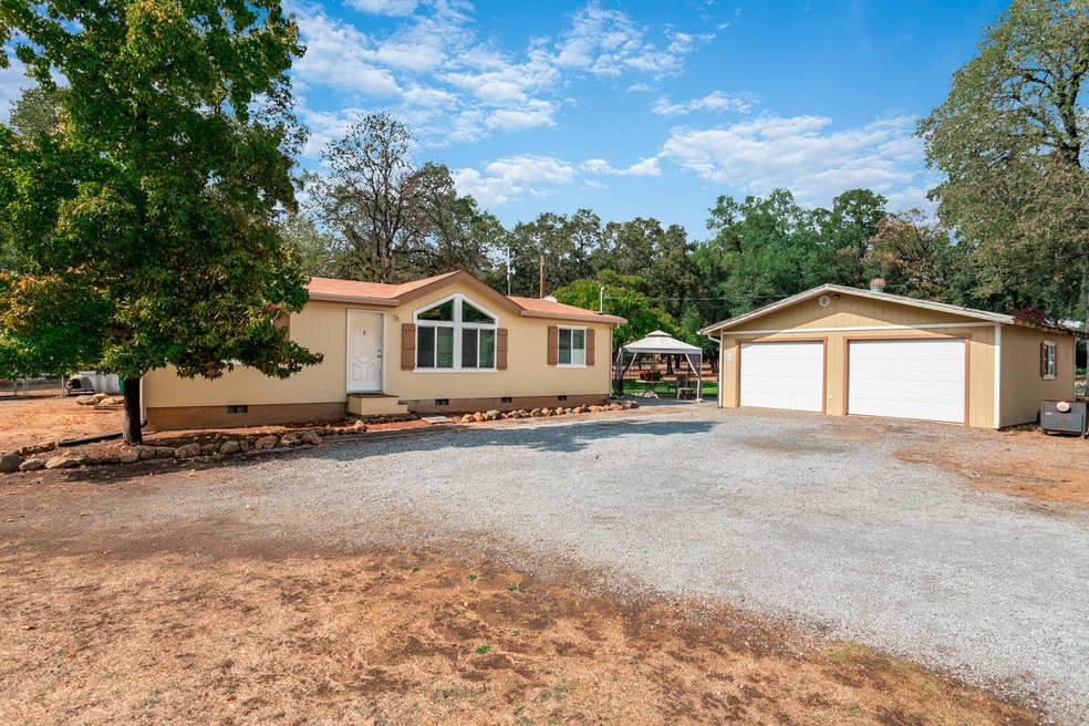 13830 Daniels Ln, Redding, CA 96003 - photo 1