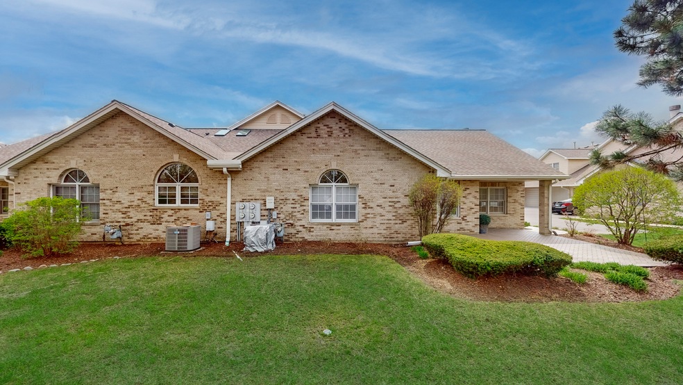 825 Havenshire Rd, Naperville, IL 60565 - photo 1