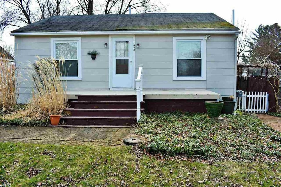 1442 Mitson Blvd, Flint, MI 48504 - photo 1