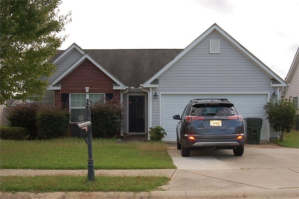 301 Burr Dr, Byron, GA 31008 - photo 1