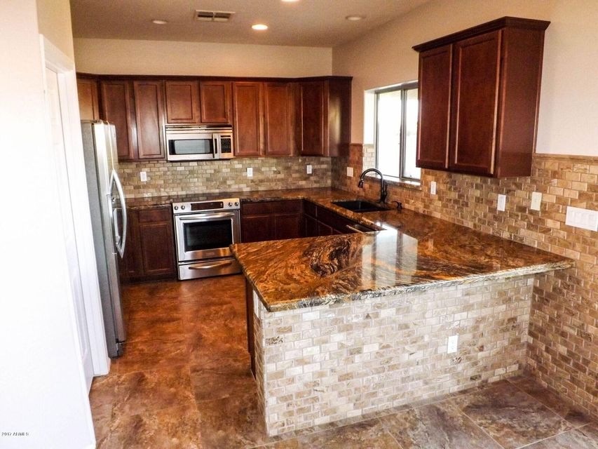 Cliffrose Kitchen Pic 11