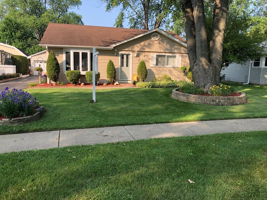 3701 Wren Ln, Rolling Meadows, IL 60008 - photo 1