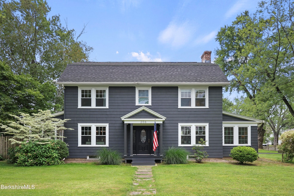 206 Dawes Ave, Pittsfield, MA 01201 - photo 1