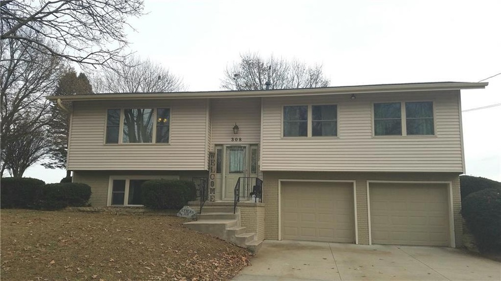 308 E 29th St S, Newton, IA 50208 - photo 1