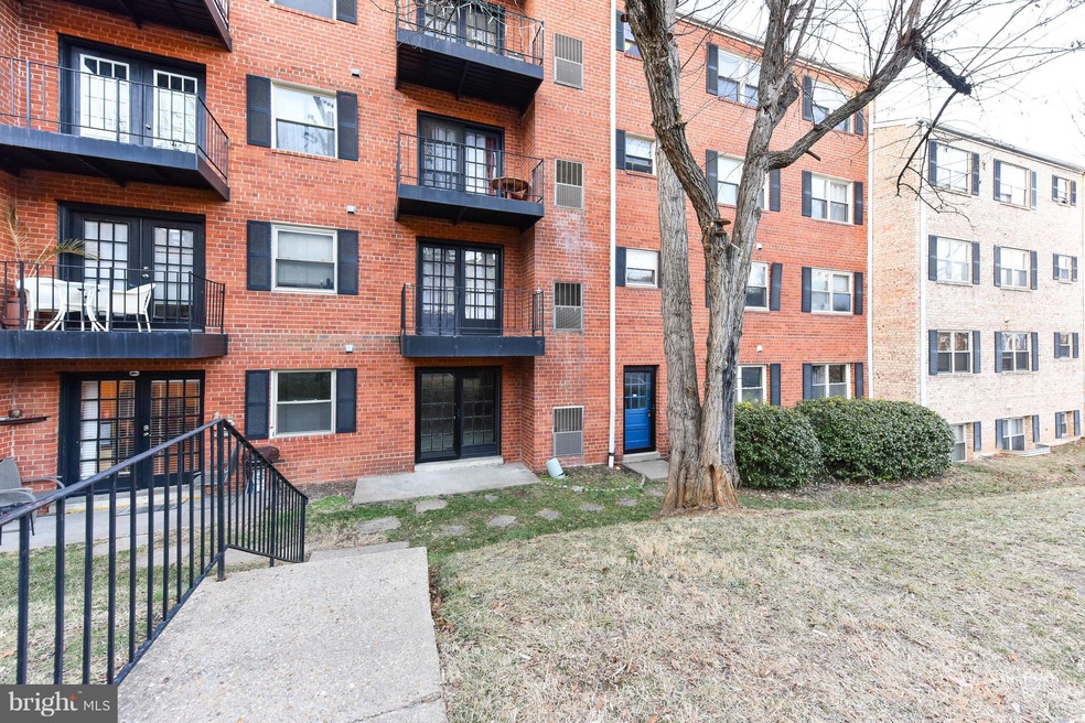 401 N Beauregard St unit T2, Alexandria, VA 22312 - photo 1