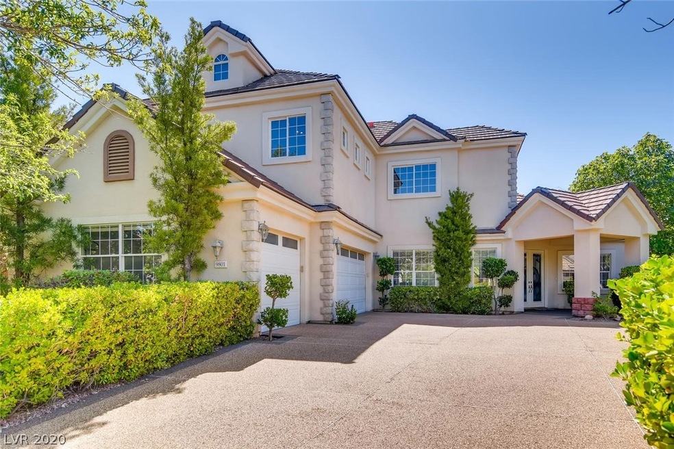 Private Pebble Drive Way Entrance