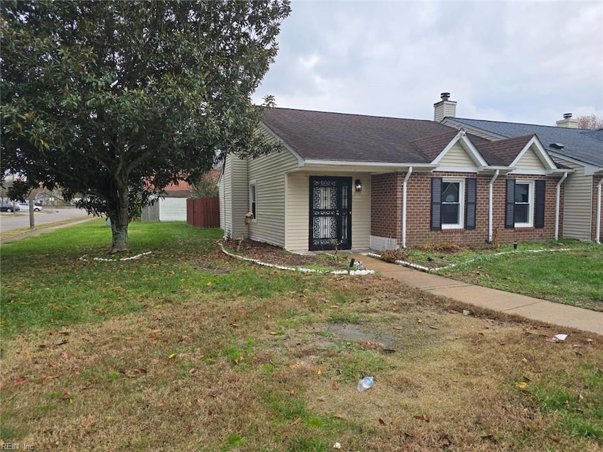 29 Holly Hill Ln, Portsmouth, VA 23702 - photo 1