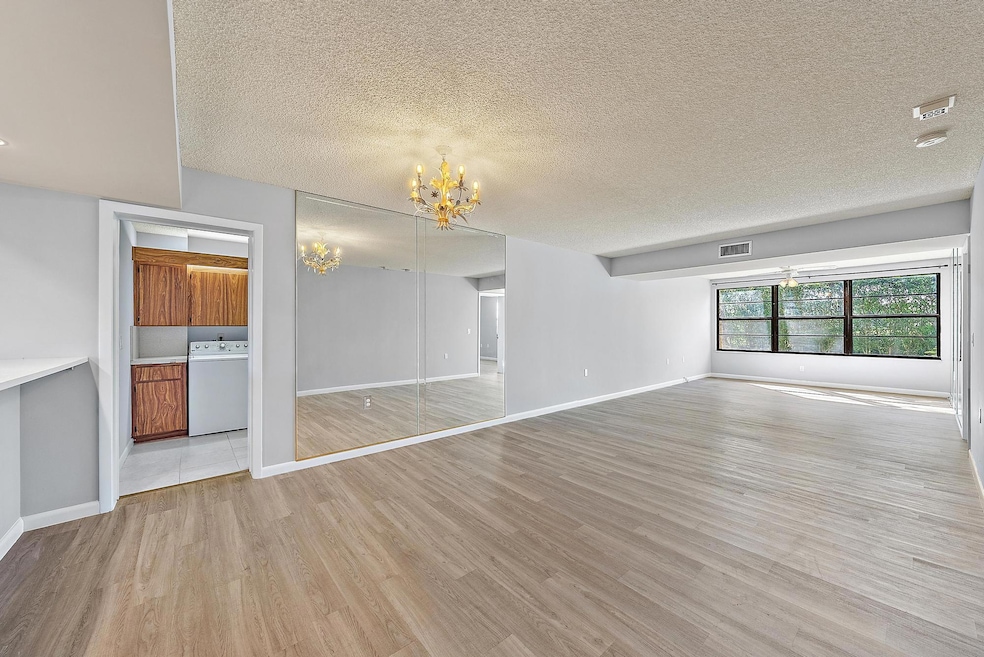 3515 Village Blvd unit 1020, West Palm Beach, FL 33409 - photo 1