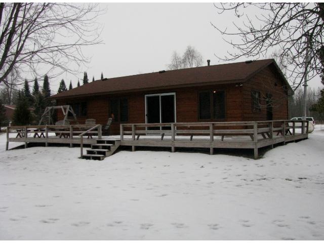 LAKE SIDE OF HOME HAS  46X28 WRAP AROUND DECK