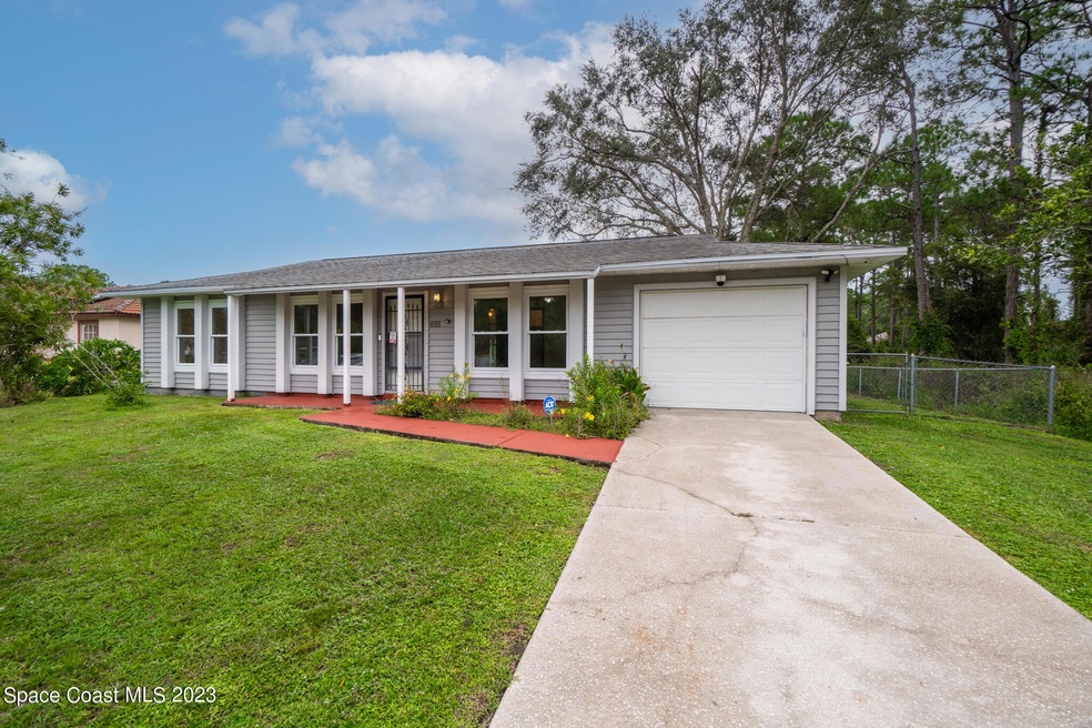 691 De Groodt Rd SW, Palm Bay, FL 32908-