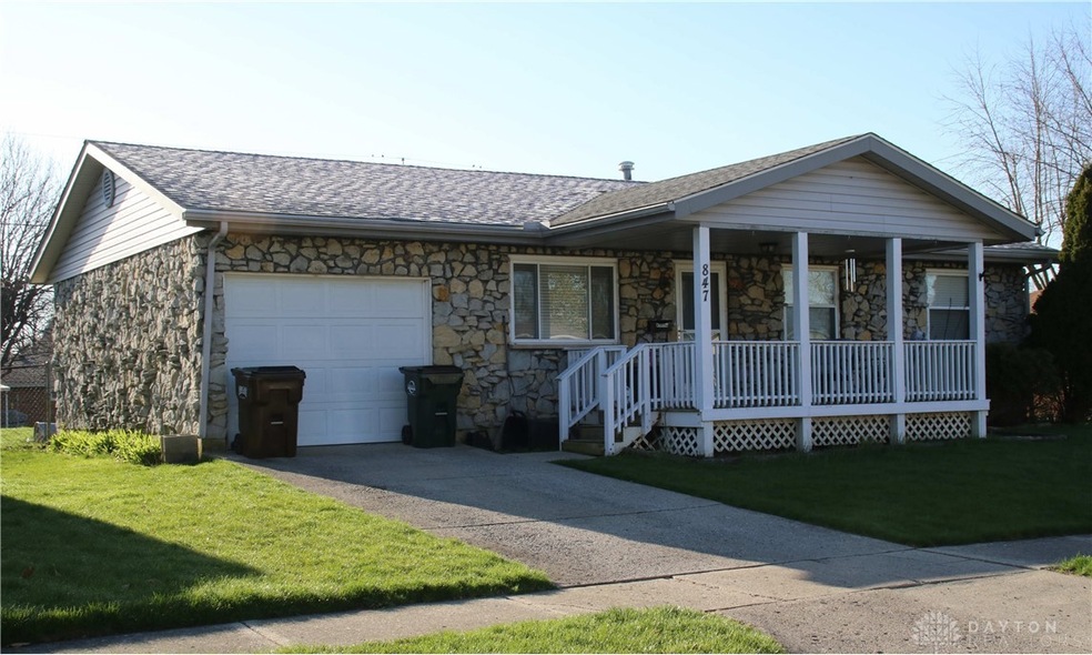 847 Tomahawk Trail, Xenia, OH 45385 - photo 1