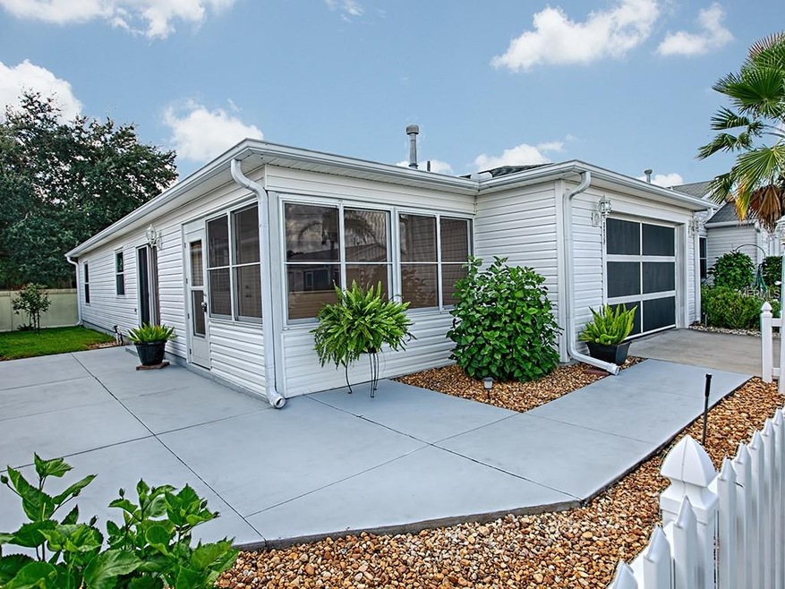 Lovely curb appeal!