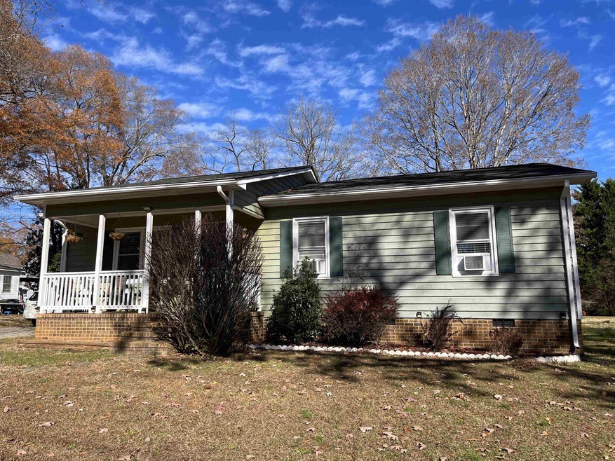 505 S 2nd Ave, Siler City, NC 27344 - photo 1