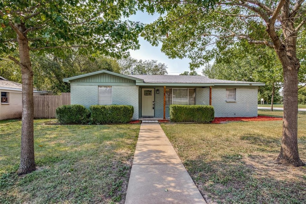 8917 Rowland Dr, Fort Worth, TX 76108 - photo 1