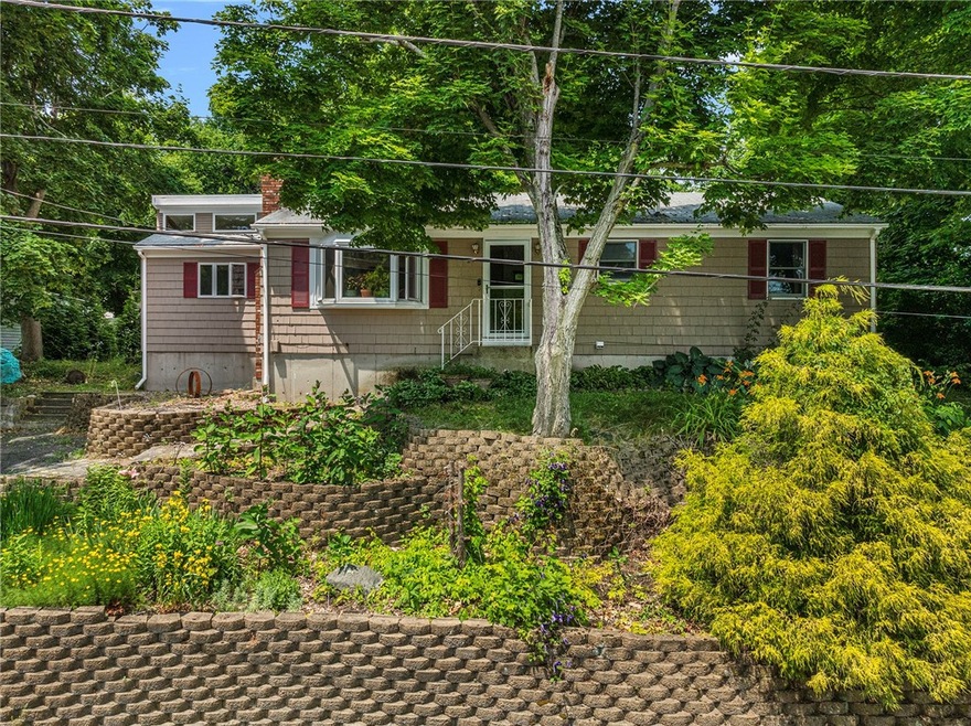 27 Royal Ave, Cranston, RI 02920 - photo 1