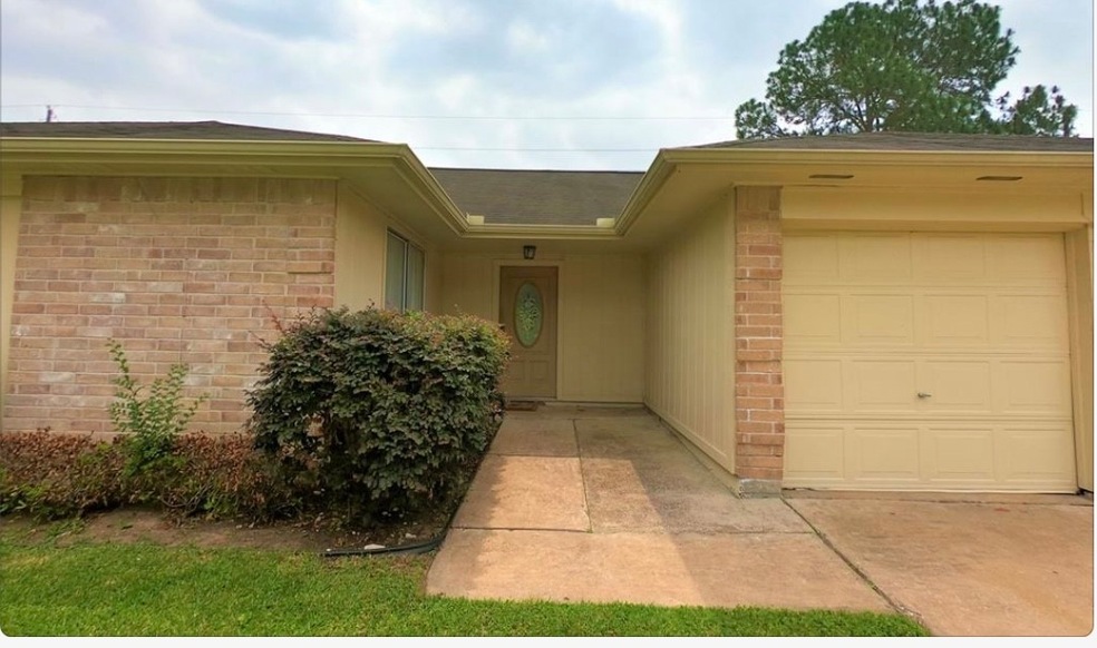 7318 Bubbling Brooks Ln, Houston, TX 77095 - photo 1