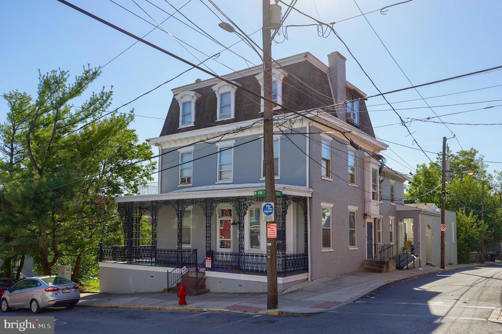 Sold $1,325,000 • Co-Listing Agent