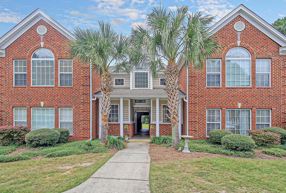 1728 Wyngate pro front hall