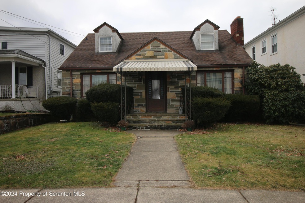 2047 Farr St, Scranton, PA 18504 - photo 1