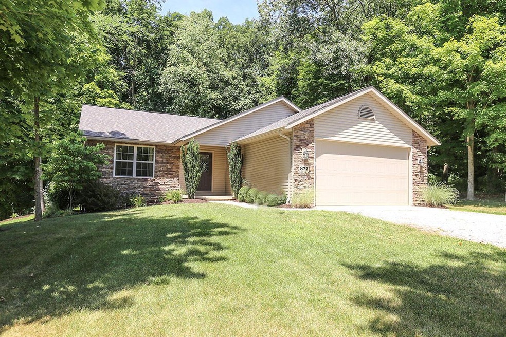 877 Royal Cir, Howard, OH 43028 - photo 1