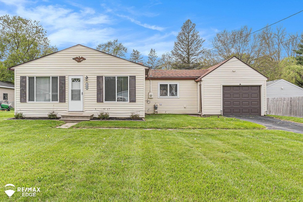 3449 Mills Acres St, Flint, MI 48506 - photo 1