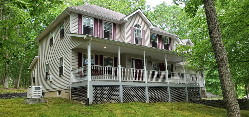 185 Locust Dr, Milford, PA 18337 - photo 1