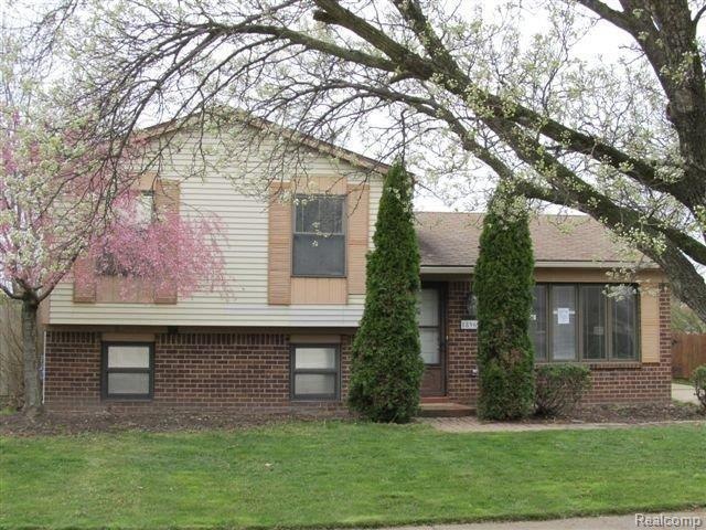 261-928831 front elevation a.JPG