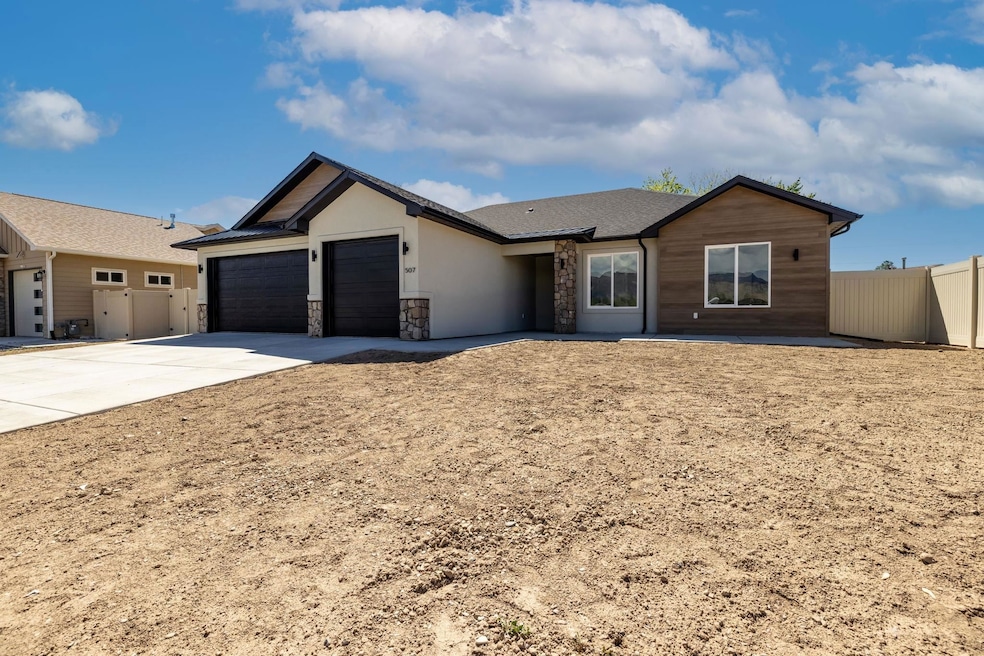 507 Desert Peach St, Clifton, CO 81520 - photo 1