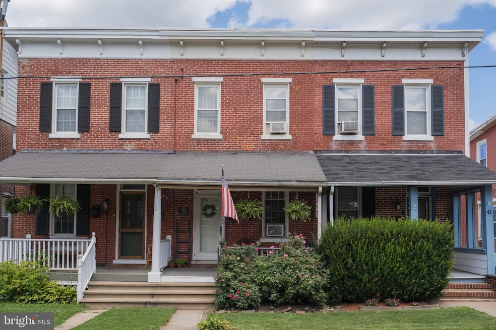 39 E 3rd St, Lansdale, PA 19446 - photo 1