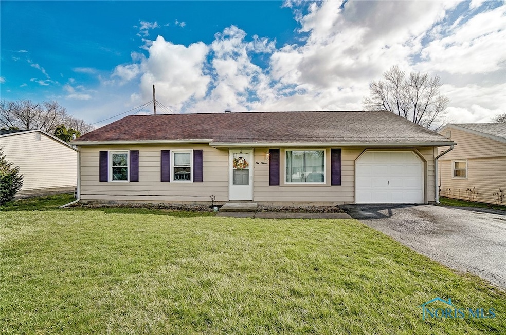 1015 Markle St, Findlay, OH 45840 - photo 1