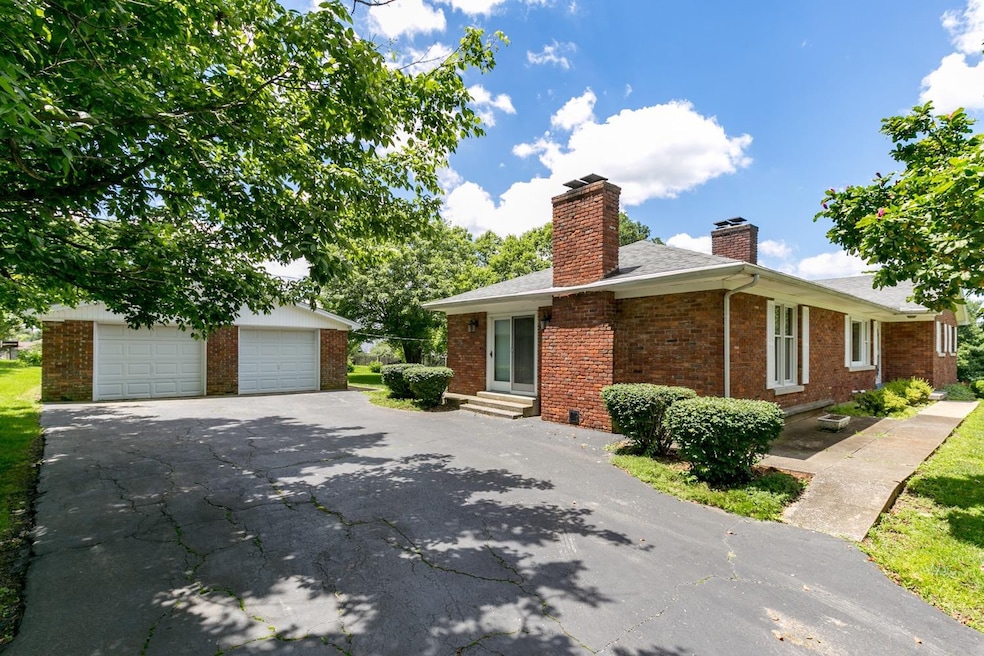 2201 Leestown Rd, Frankfort, KY 40601 - photo 1