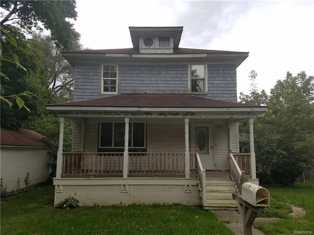 This is a view of the front of the home.