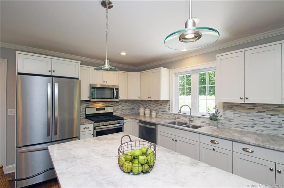 7 Canaan Dr, Bethel, CT 06801 - photo 1