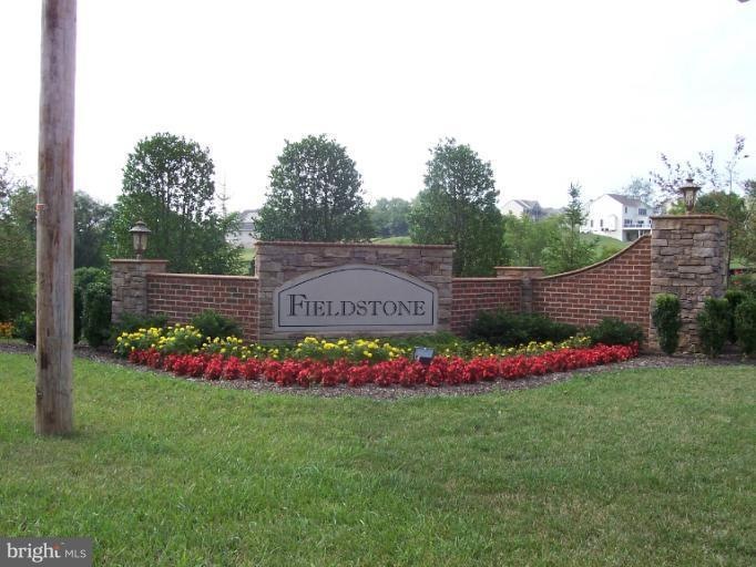 908 Open Field Ct, Westminster, MD 21157 - photo 1