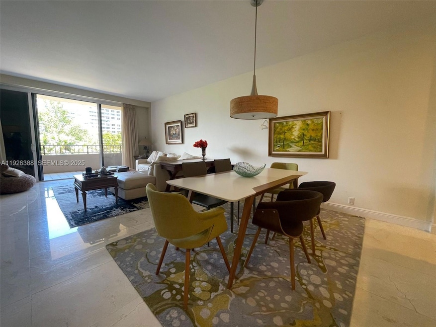 Oceansound unit 233, Key Biscayne, FL 33149 - photo 1