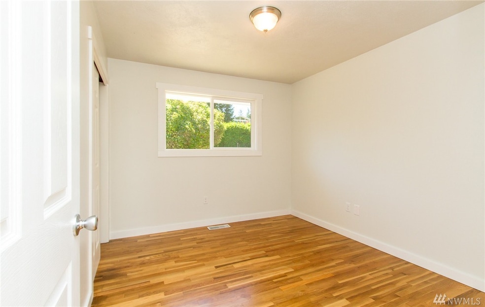 8514 44th St W, University Place, WA 98466 - photo 1