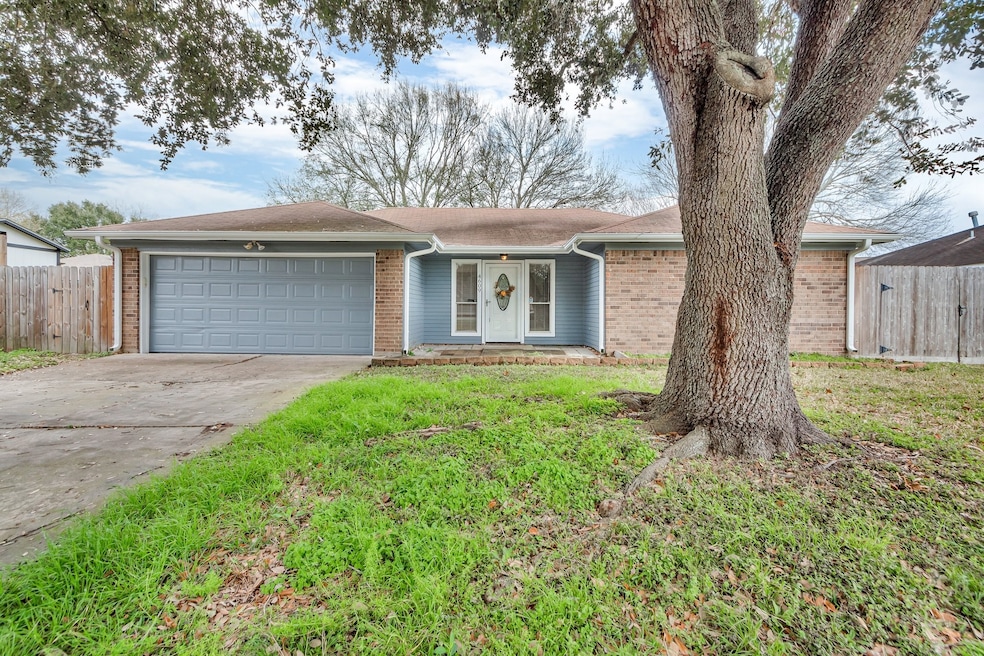 4609 Sandalwood Ave, Rosenberg, TX 77471 - photo 1