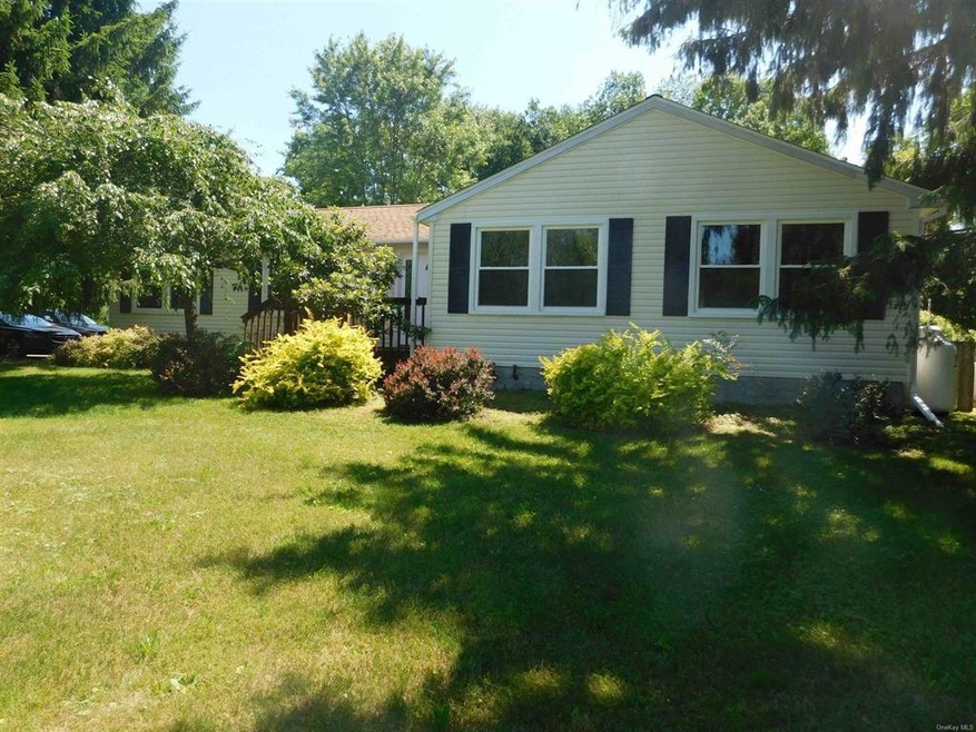 110 Vosburgh Rd, Red Hook, NY 12571 - photo 1