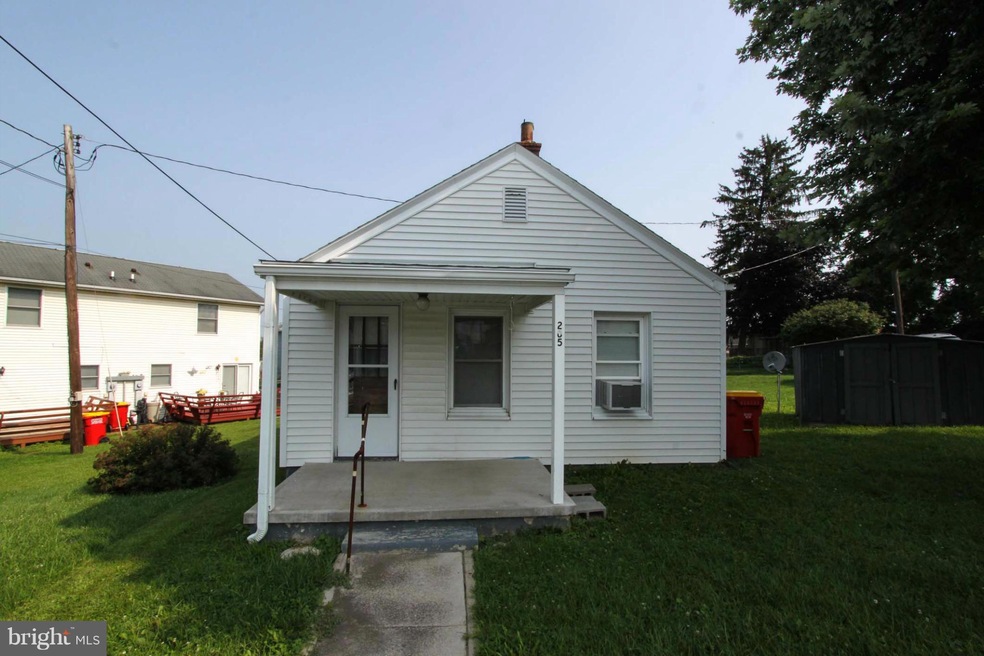 205 W 6th Ave, Ranson, WV 25438 - photo 1